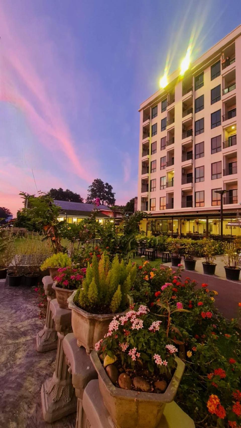 Norn Rimklong Bangkok Hotel Kültér fotó